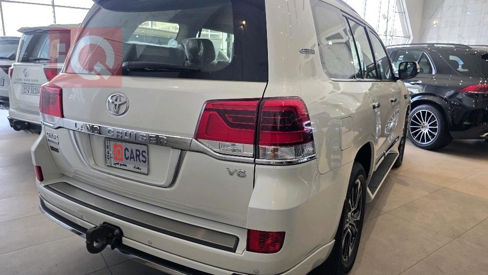 تويوتا لاندكروزر